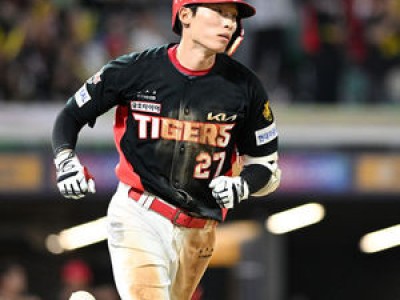 김호령 KIA 주전 외야수로 떠오르자 주가 급상승