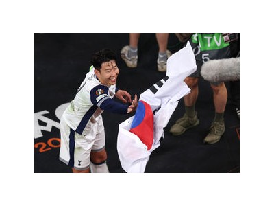 손흥민 첫 우승에 유럽축구연맹 집중 보도