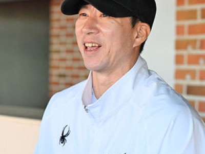 리빙 레전드 은퇴 선언에 왜?